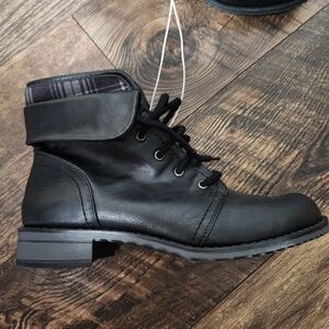 NWT Route 66 Black Lace Up Ankle Boots